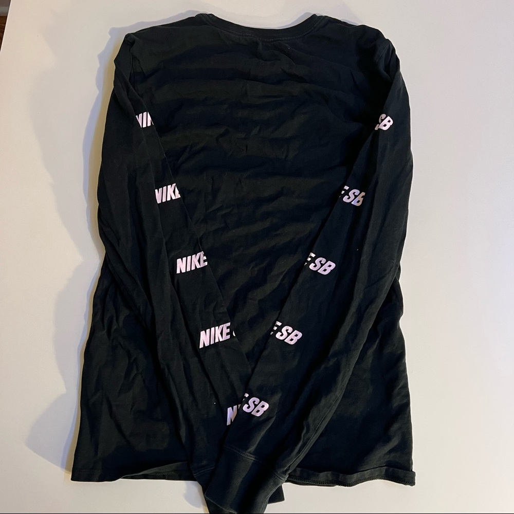 Nike SB Long Sleeve Tee